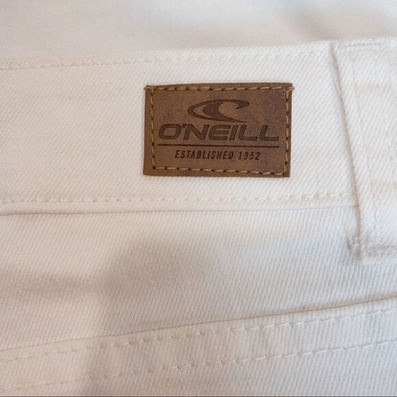 O'Neill Womens Juniors Size 11 Denim Shorts White Coastal Beach Mid Rise Jean - Picture 2 of 5
